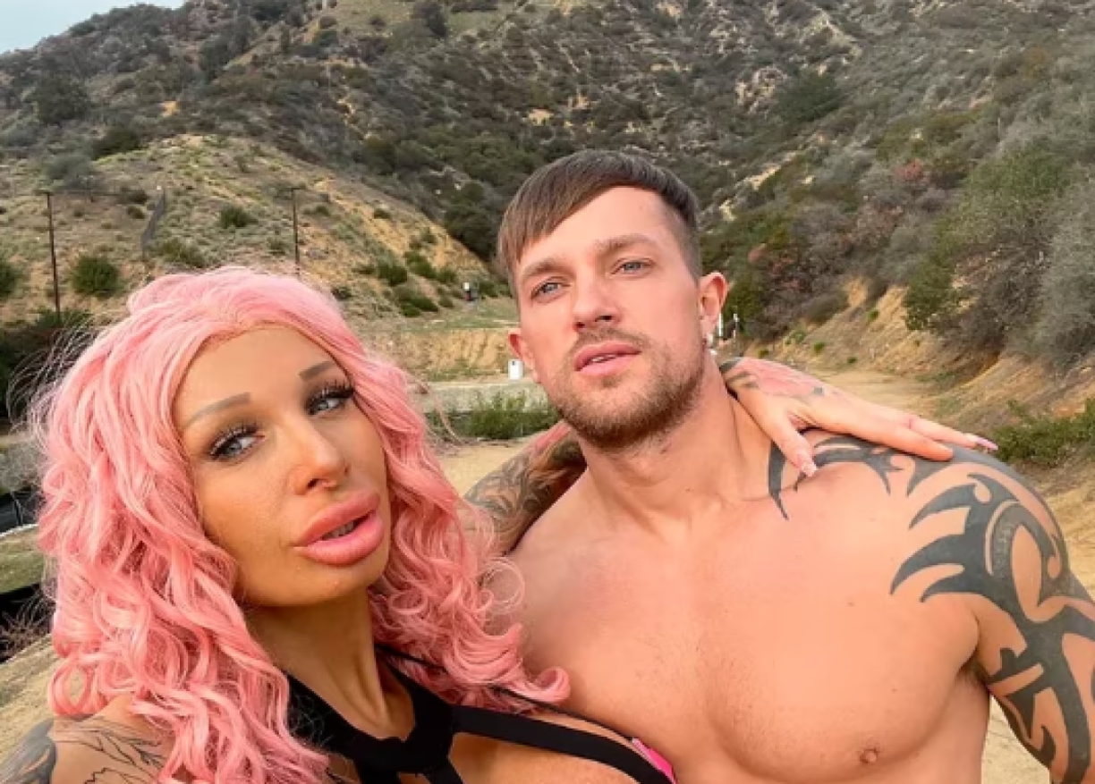 Con el paso del tiempo el ex de la Premier League admite que el mejor camino era seguir jugando al fútbol y explotar su talento y ahora se arrepiente por su nueva faceta.