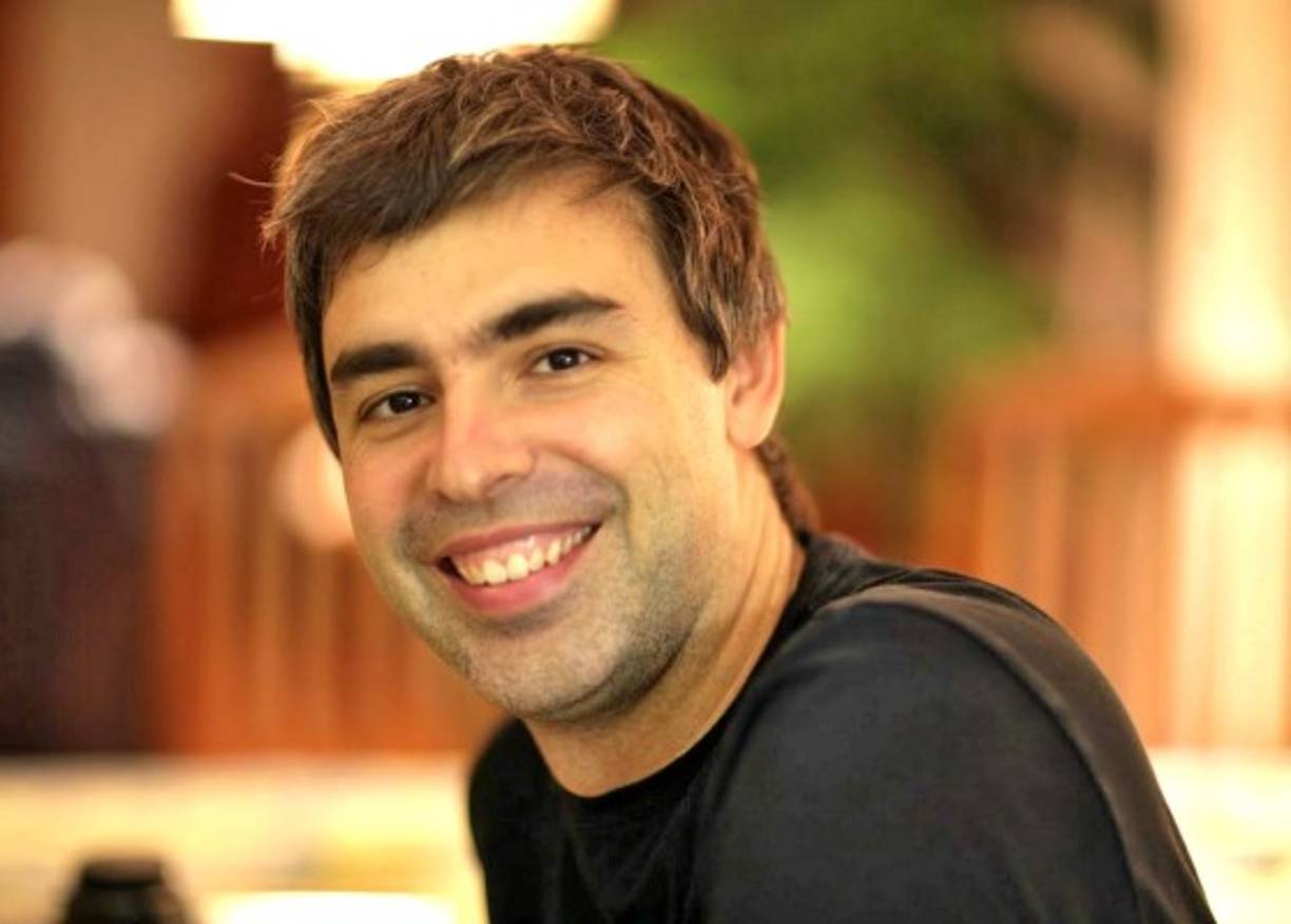 Larry Page, cofundador de Google y socio del anterior, lo aventaja ligeramente con $39,000 millones.