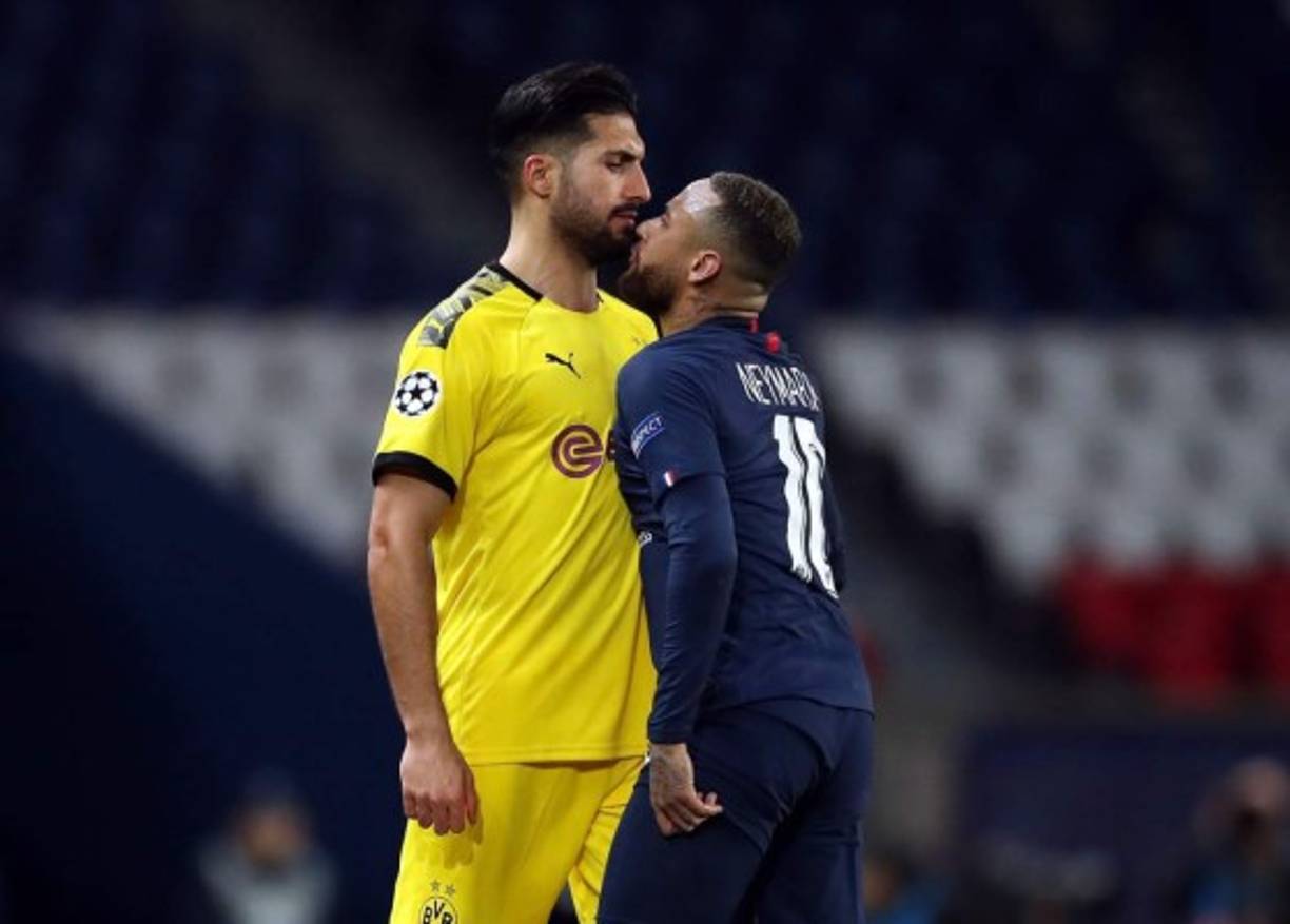 Emre Can y Neymar se enfrascaron en una pelea durante el segundo tiempo del partido.