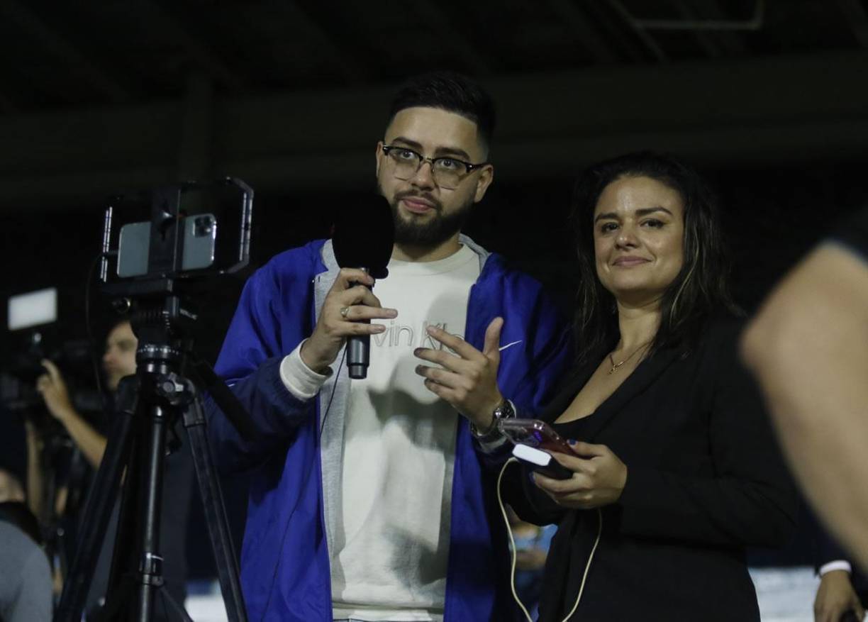 Jafeth Moreno y Claudia Torres, periodistas de Diario Diez, estuvieron presentes en el entreno de México.