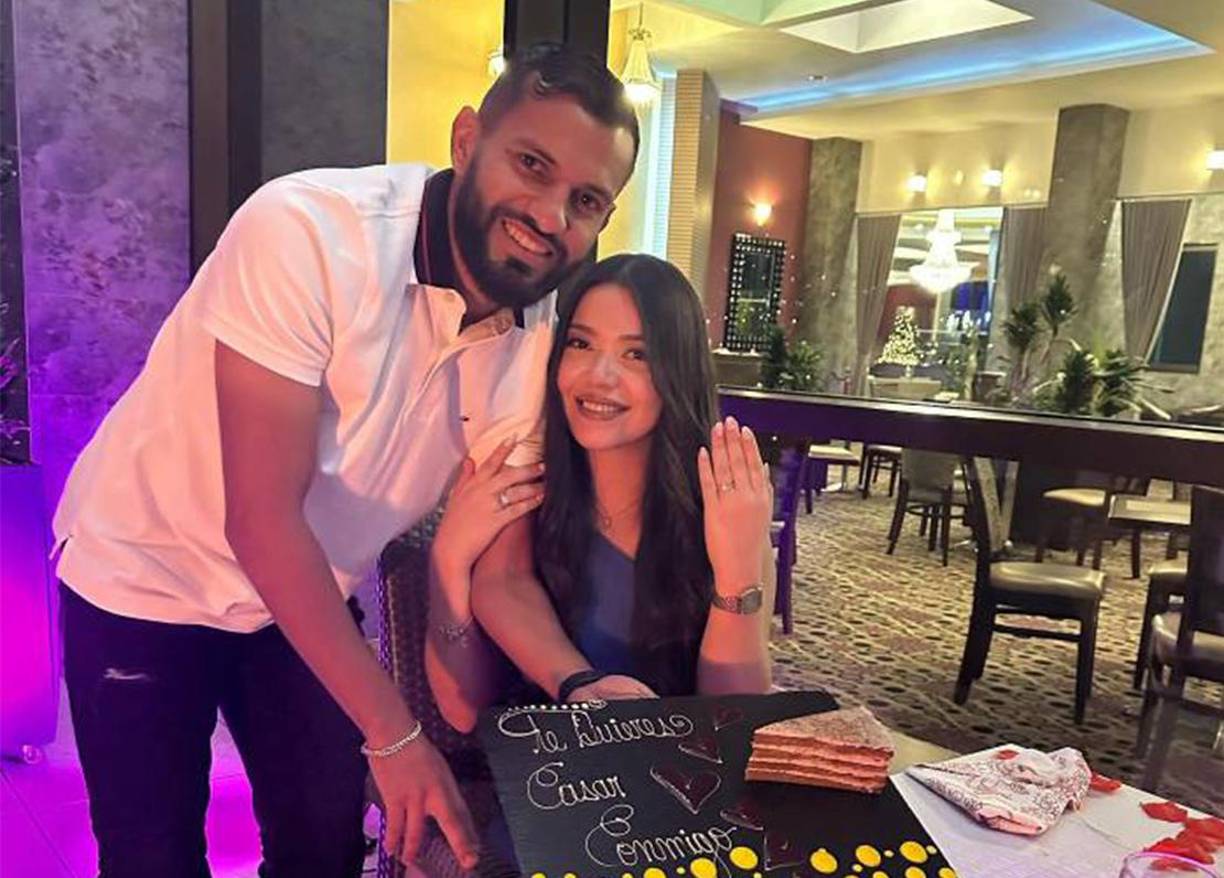 Ellos comparten una relación sentimental de hace más de cuatro años, tiempo suficiente para que los jóvenes dieran el siguiente paso en su vida amorosa.