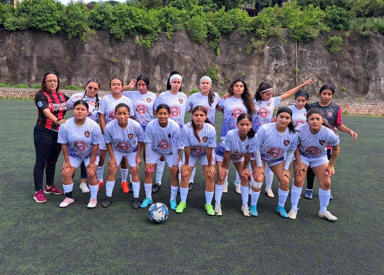 El fútbol masculino en Honduras es muy apasionante, pero el femenino también quiere abrirse paso en suelo catracho.