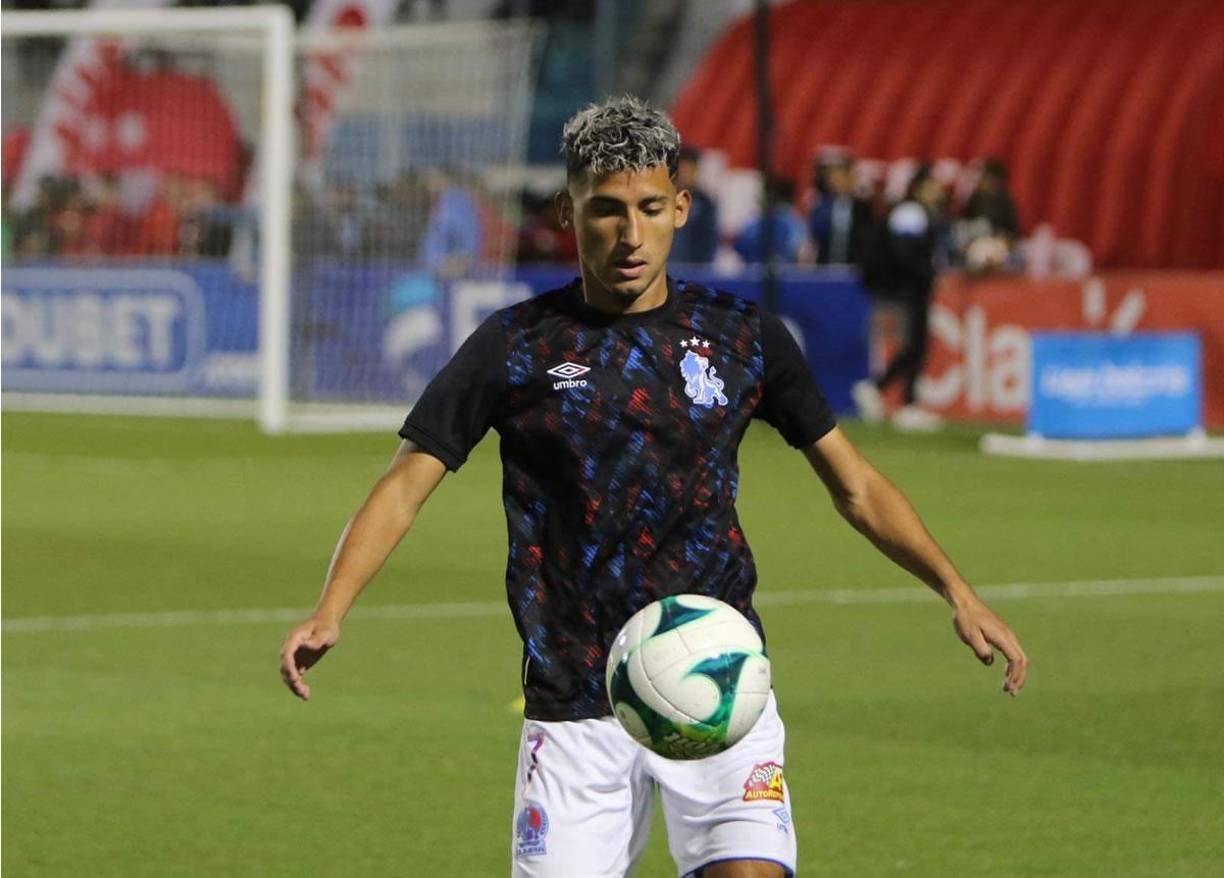 José Mario Pinto - El volante ofensivo del Olimpia revela que está trabajando fuerte para salir al exterior. “Con muchas ganas de poder salir, sería lindo, voy a trabajar para que tenga las oportunidades y para poder pelear en la Selección”, dijo. La MLS podría ser uno de sus destinos.