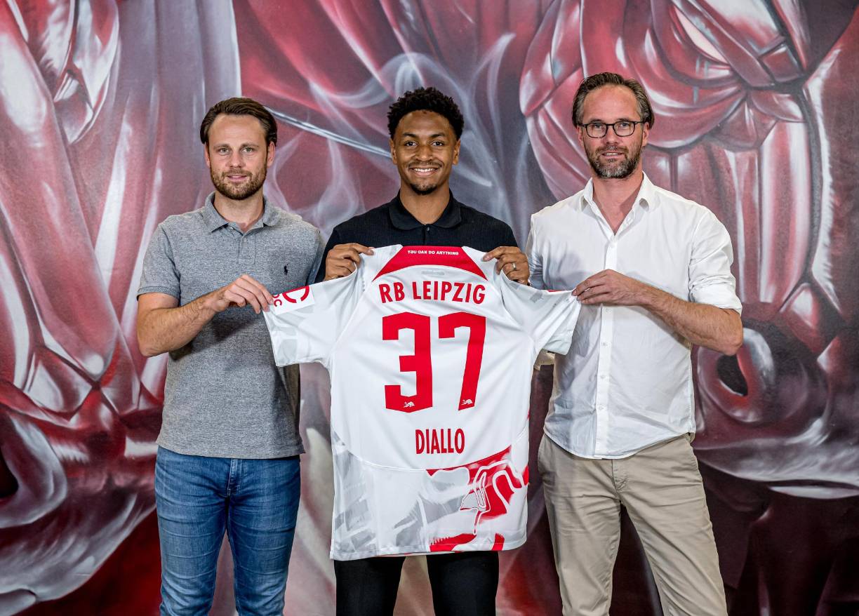 Abdou Diallo, es nuevo jugador del RB Leipzig. El defensor senegalés de 26 años estará a préstamo por una temporada. Procedente del PSG.