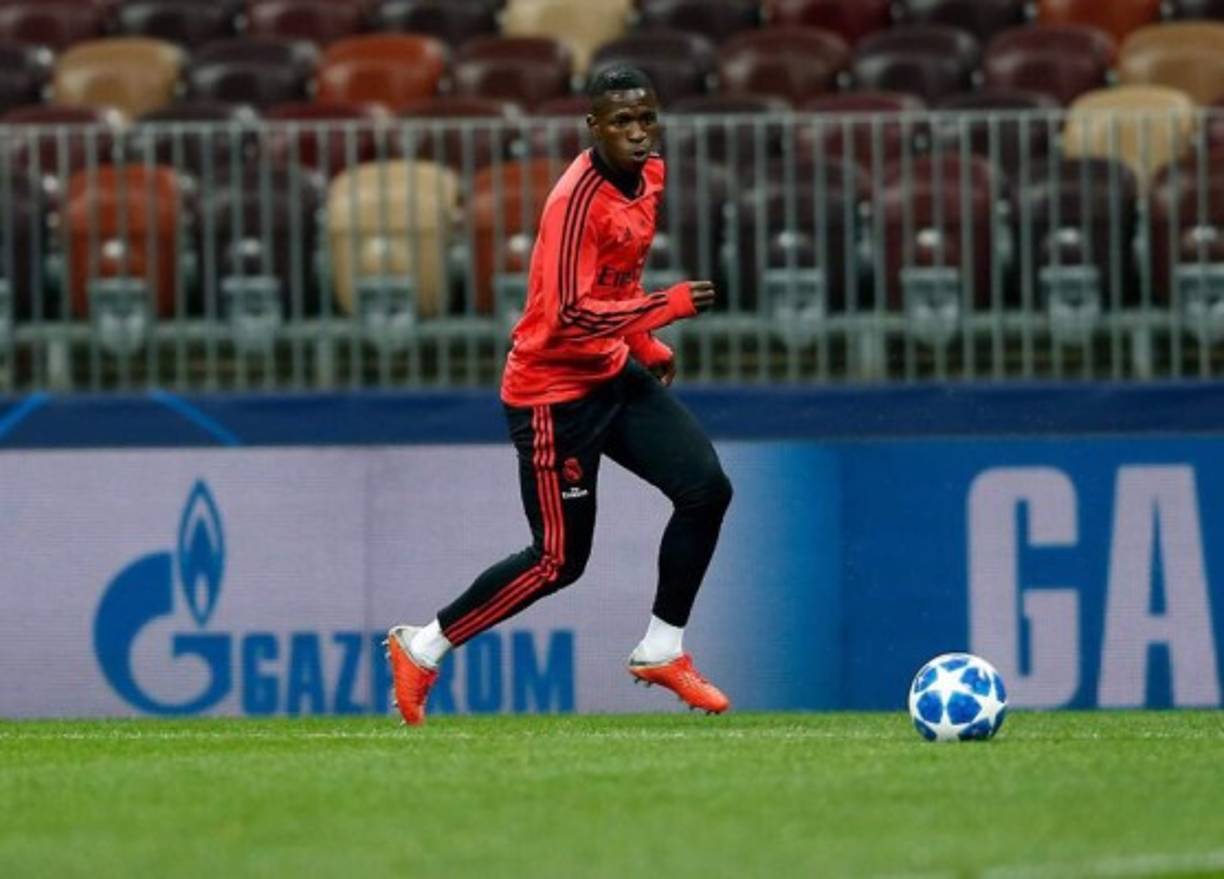 Vinícius Júnior: Según medios españoles el brasileño será el delantero referente del Real Madrid en el duelo de Copa del Rey. El atacante es una de las esperanzas del madridismo, no tuvo la confianza deseada por Lopetegui.