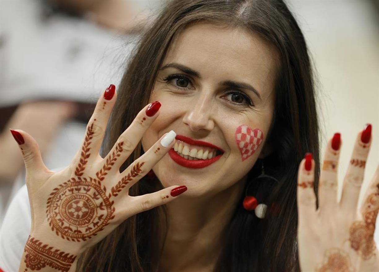 Las fanáticas de Croacia sin duda alguna, están enamorando a muchos de los presentes. 