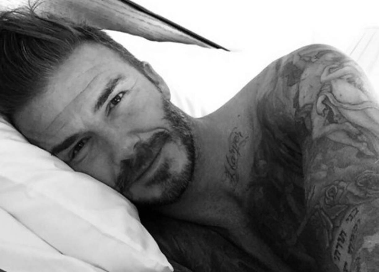 El ex jugador del Real Madrid, David Beckham, es uno de los pocos famosos que hasta el momento no ha hecho uso de cirugías y que con el paso del tiempo luce cada vez mejor. <br/>