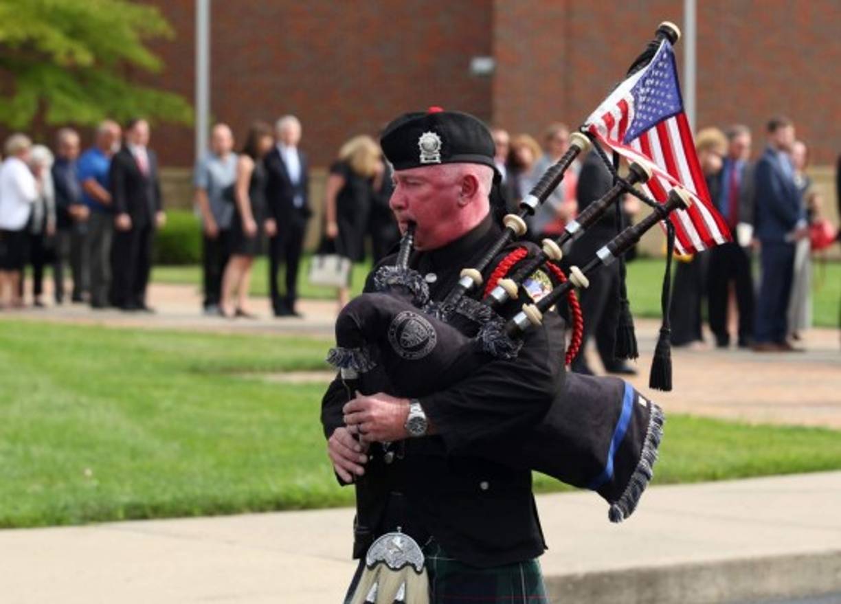 Tras una reunión en Washington de altos funcionarios de Estados Unidos y China, aliada de Pyongyang en el Consejo de Seguridad, el jefe del Pentágono Jim Mattis rindió homenaje al joven. AFP