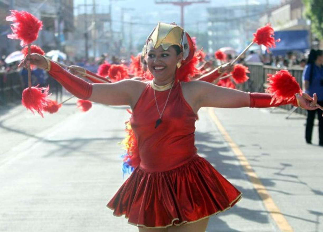 La alegría y soltura de Fernanda Moradel cautivaron al público.