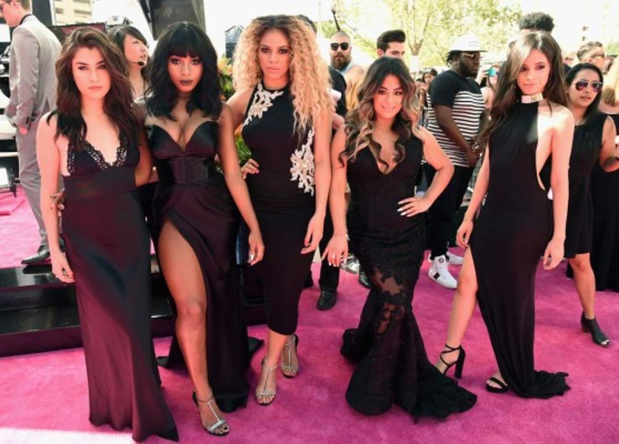Lauren Jauregui, Normani Hamilton, Dinah-Jane Hansen, Ally Brooke y Camila Cabello de Fifth Harmony en los premios Billboard 2016.