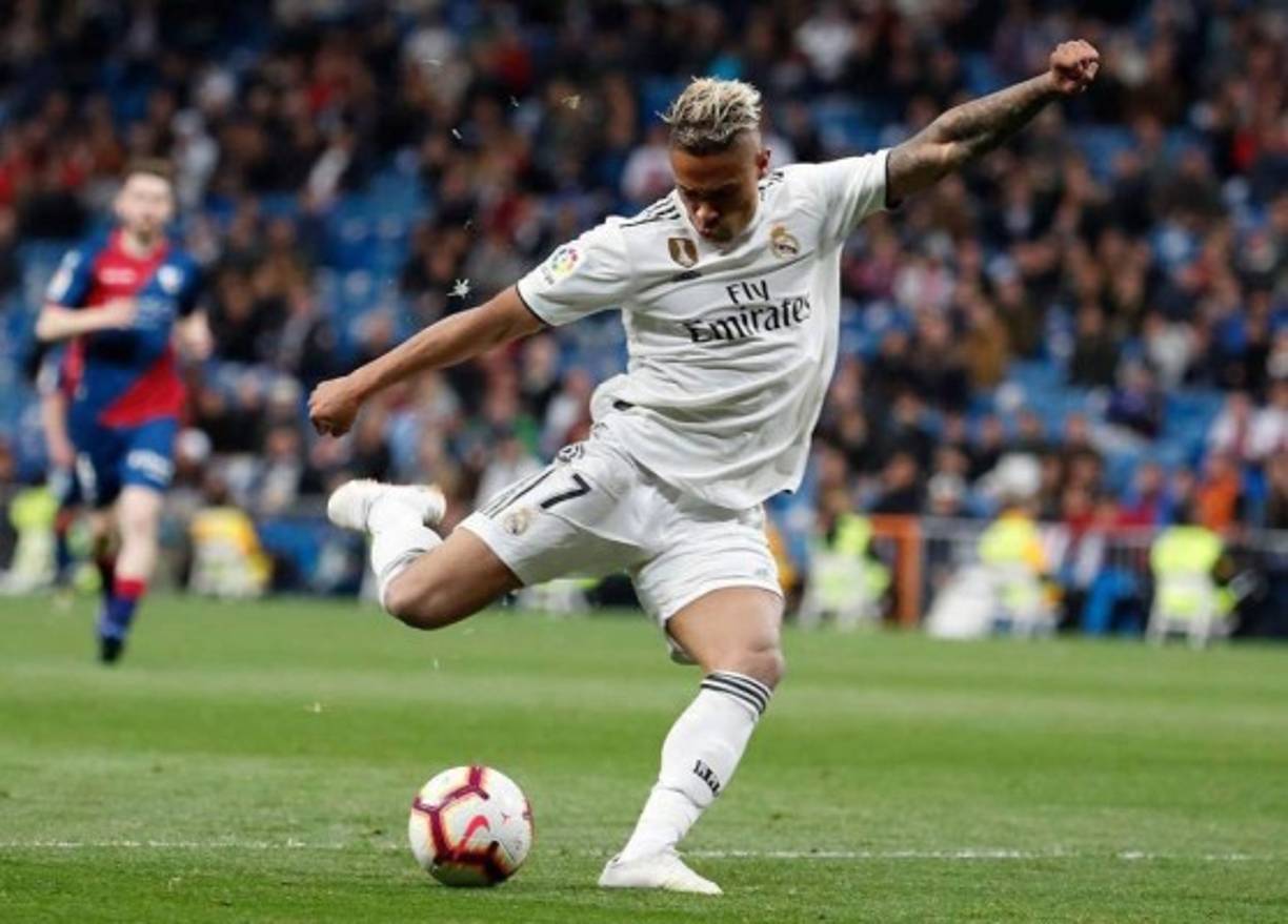 Mariano Díaz: El delantero dominicano no seguirá en el Real Madrid y el club madridista planea venderlo por al menos cinco millones de euros.<br/>
