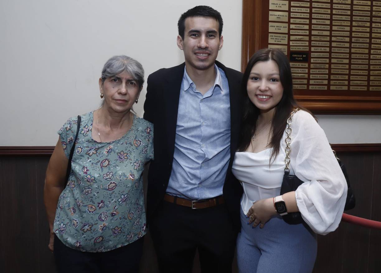 Ada Herrera, Rodrigo Cáceres e Iratze Rivera