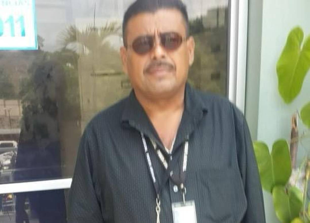 En horas de la noche del lunes (10 de noviembre), tras su jornada habitual de trabajo, se dirigía hacia su casa en la colonia Primavera. 