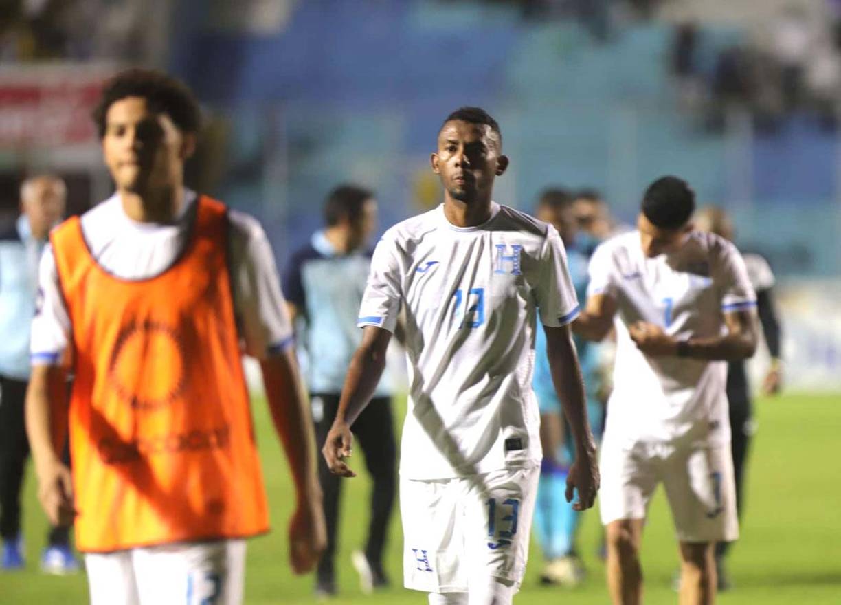 Óscar Almendárez jugó su primer partido en la Nations League con la Selección de Honduras, entrando de cambio en el segundo tiempo.