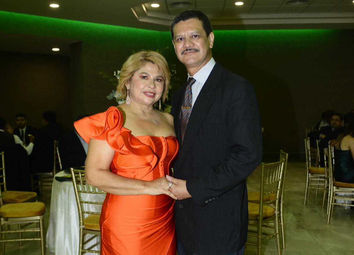 Gladys María de Montoya y Neptalí Julián Montoya. 