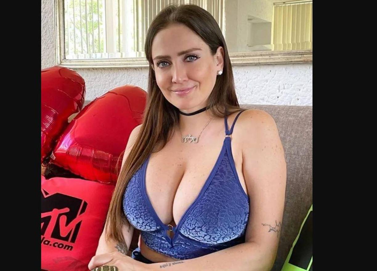 Recibiría ganancias de 14.4 millones de pesos gracias a la plataforma de OnlyFans. Celia Lora también colabora con la revista Playboy, por lo que se ha abierto puertas en distintas partes del mundo.