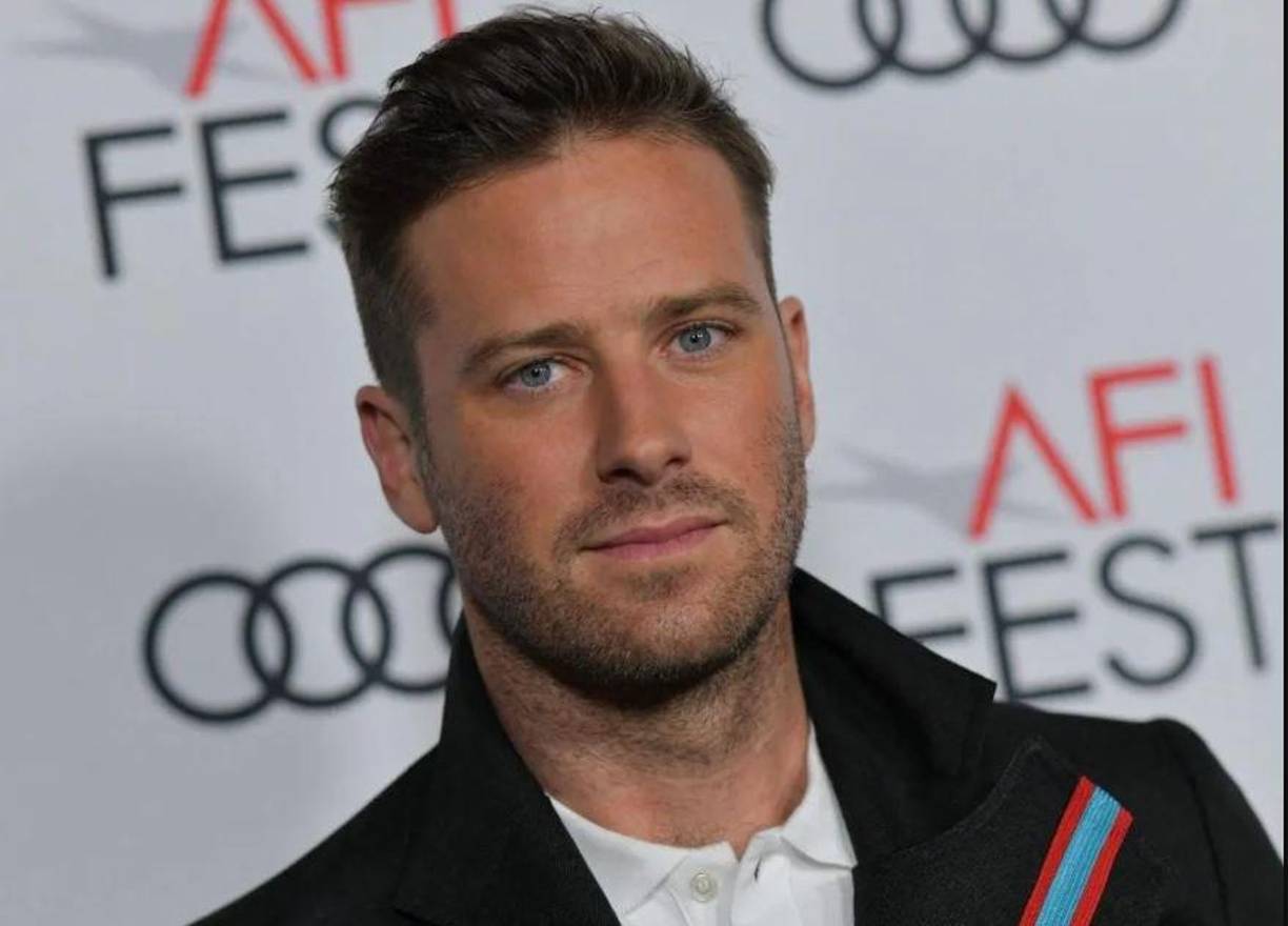 El actor Armie Hammer rompió el silencio y lo hizo con estruendo. Reveló que fue abusado sexualmente por un pastor cuando era niño y que por su mente pasó la idea del suicidio.