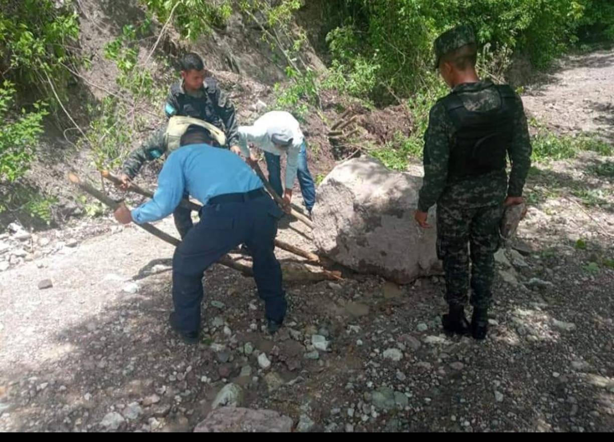 TRAMO II.Si usted cree que tomar el llamado Corredor Lenca le abaratará costos, al evitar irse por el valle de Sula hacia Copán, podría llevarse un fiasco. El periplo que comienza en Siguatepeque y se corona en Santa Rosa de Copán es toda una jugada que consiste en esquivar hoyos.