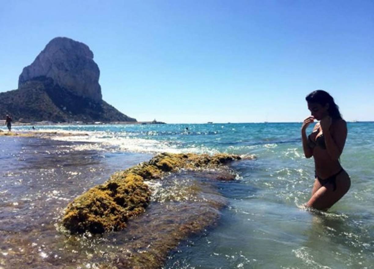 La modelo decidió compartir con el mundo sus imágenes personales, algunas mostrando su impecable belleza.