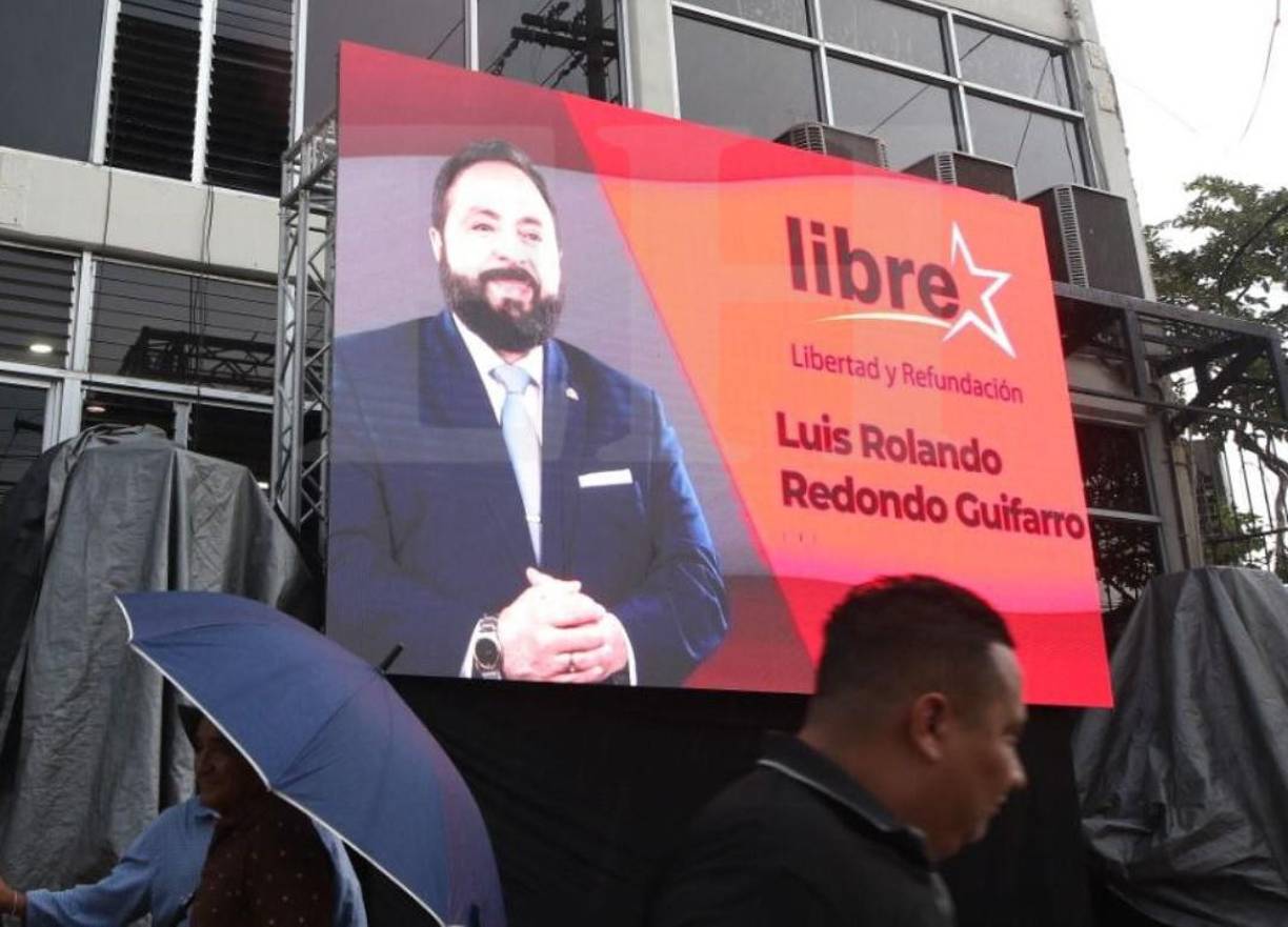 La juramentación de Redondo se llevó a cabo en la sede de Libre, en Tegucigalpa. 
