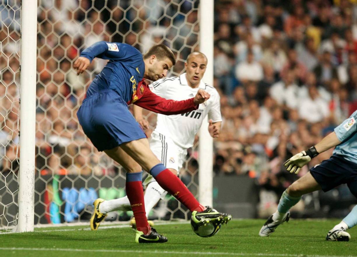 Gerard Piqué hizo historia y fue protagonista en los Clásicos. Fue el autor del definitivo 2-6 en el estadio Santiago Bernabéu contra el Real Madrid el 2 de mayo del 2009 en la temporada 2008/09.
