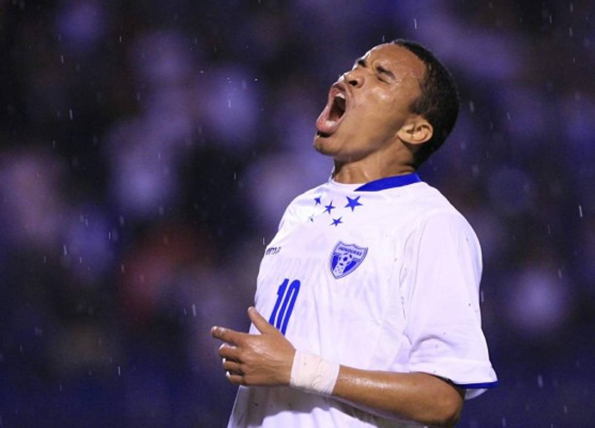 Rambo de León: En el 2007 no pudo retornar a Italia debido a una demanda de alimento, informó en aquel momento Abraham Fernández, apoderado legal de la madre del menor, Maricela Fúnez.<br/>