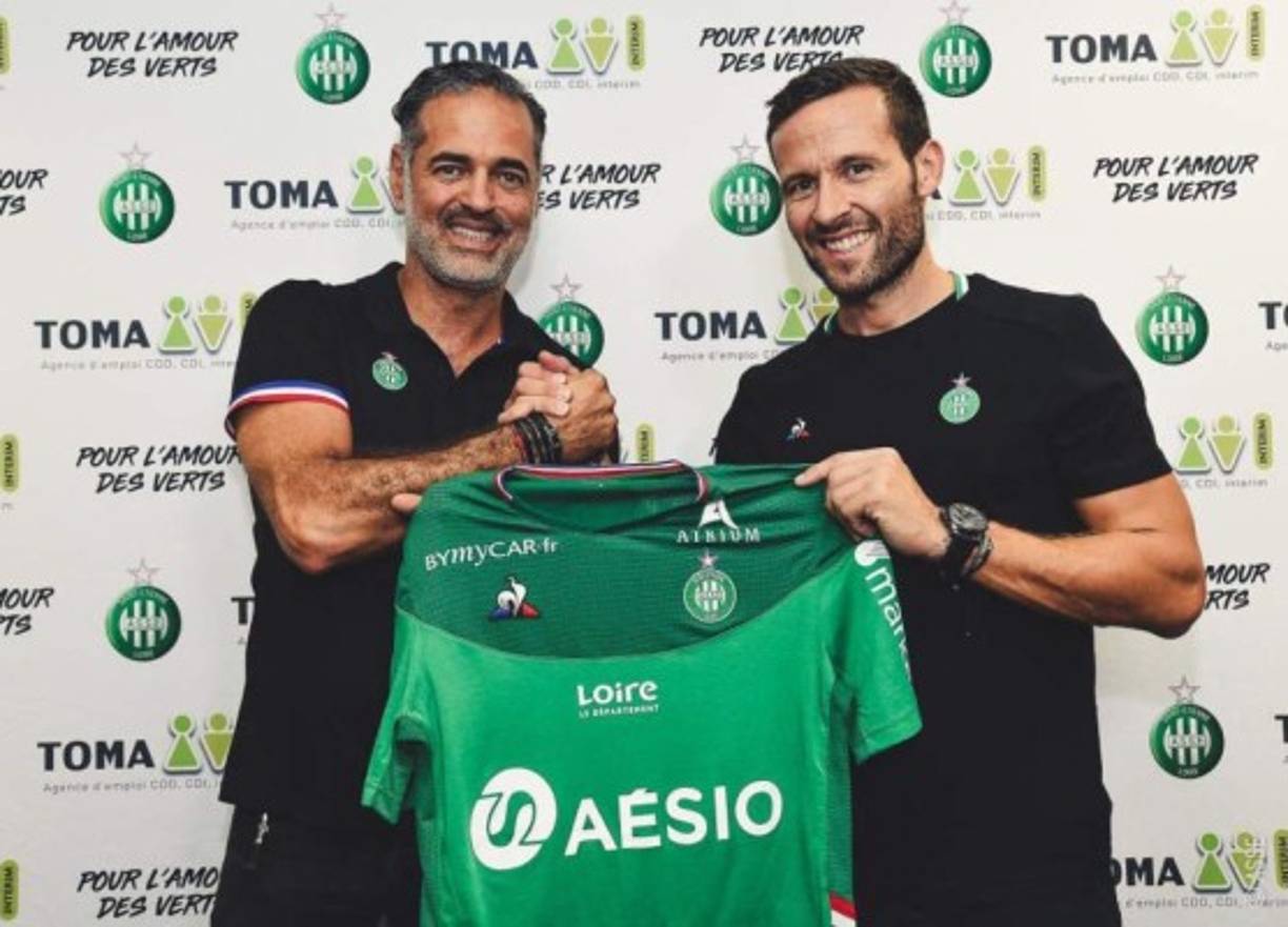 El Saint Étienne ha fichado al mediocentro francés Yohan Cabaye. Firma por una temporada.