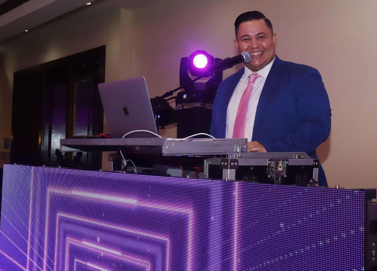 Dj David Galindo fue el animador de la fiesta.