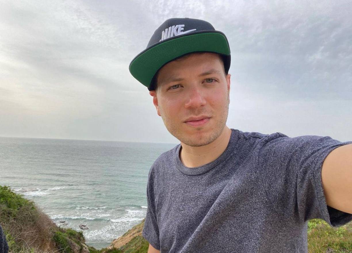 El servicio militar es obligatorio para la mayoría de los israelíes cuando cumplen 18 años. Los hombres deben cumplir 32 meses de servicio y las mujeres, 24.