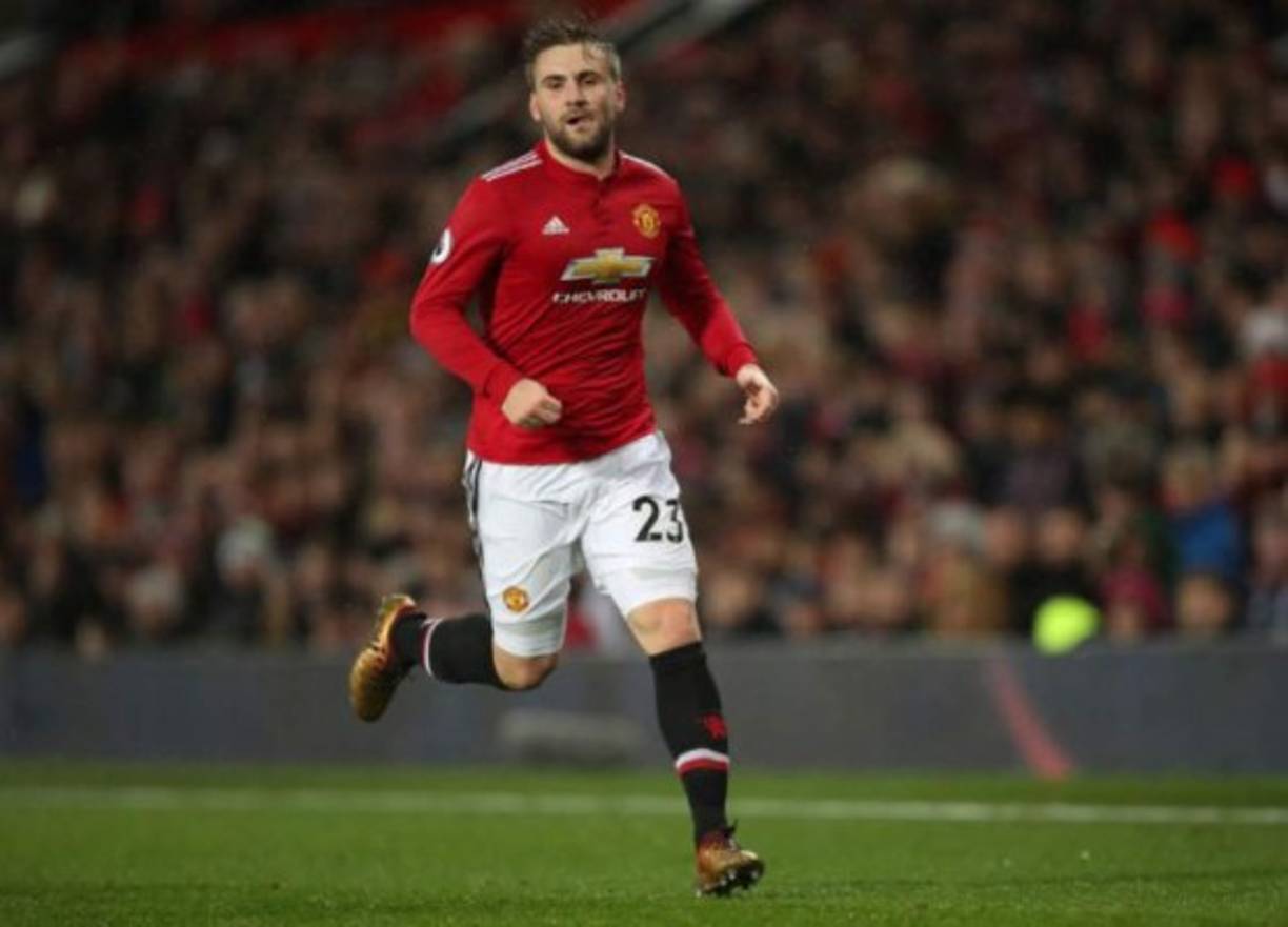 Tras las duras críticas de Mourinho hacía su lateral izquierdo, Luke Shaw podría abandonar el Manchester United en la próxima campaña.