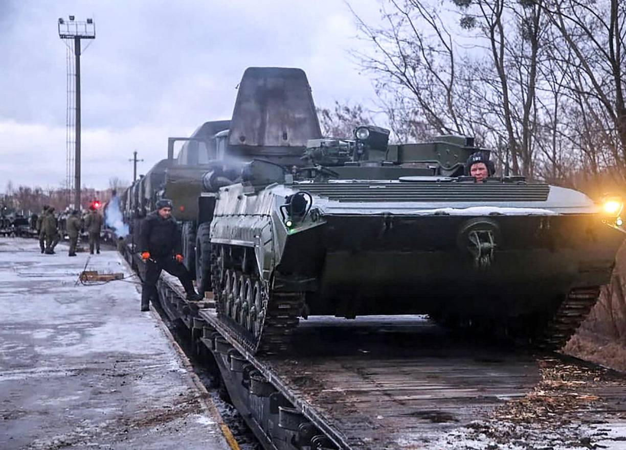 Rusia mantiene la presión militar en la frontera con Ucrania con el despliegue de nuevas tropas en Bielorrusia y el anuncio de las mayores maniobras navales de su historia, en víspera de una nueva ronda de negociaciones entre Moscú y Washington sobre la seguridad en Europa.