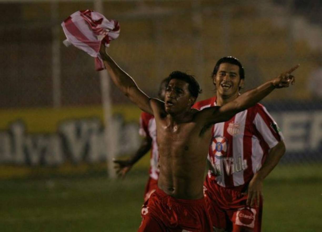 Borghi Arbizú de 23 años de edad fue asesinado en el 2012. Según el reporte policial, la muerte de Arbizú habría sido por asaltarlo ya que no tenía ninguna de sus pertenencias.