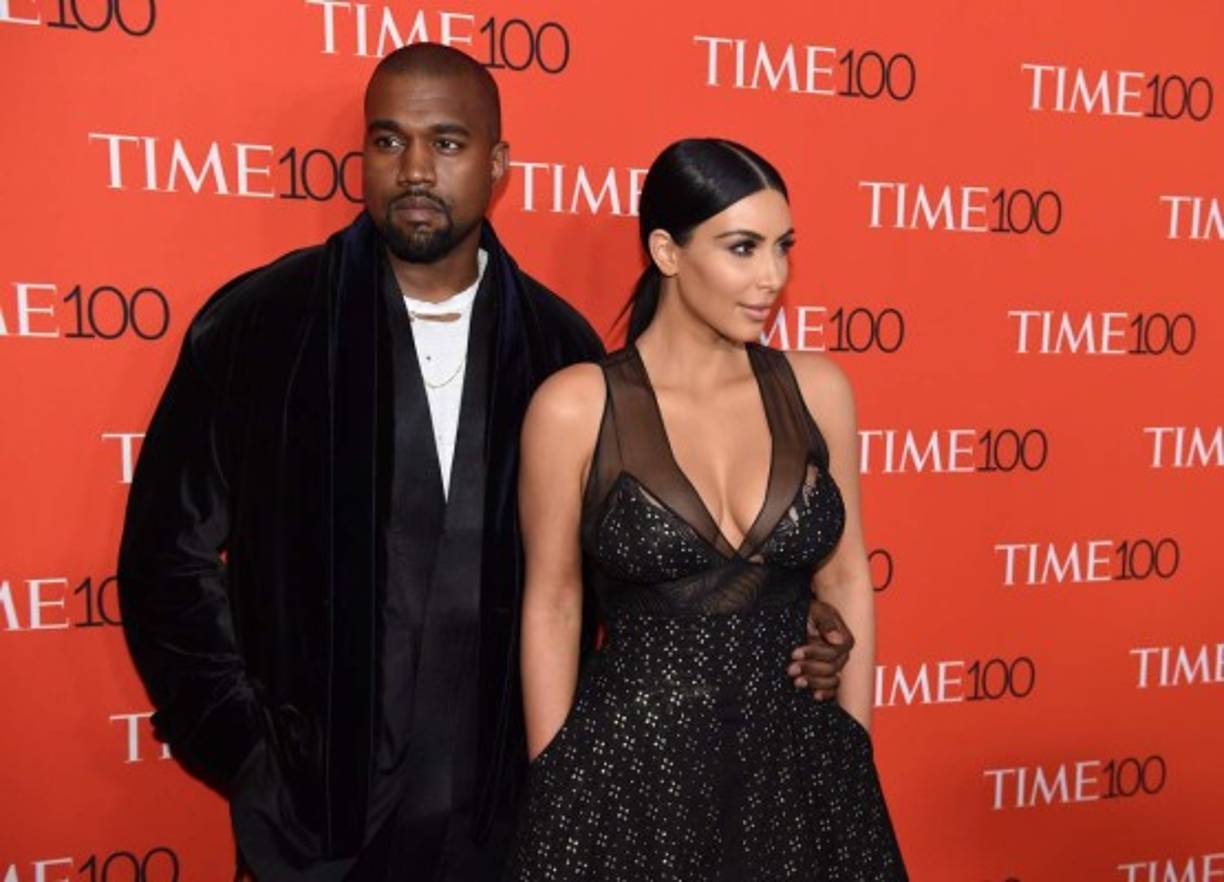 Ni hablar de Kanye West. Al poco tiempo de consolidar su segundo matrimonio, la imagen de rapero decayó y perdió credibilidad en su gremio, salieron a la luz sus problemas psicológicos, mismos que lo han llevado a tener ataques de ansiedad en plenos 'shows', ha subido considerablemente de peso.