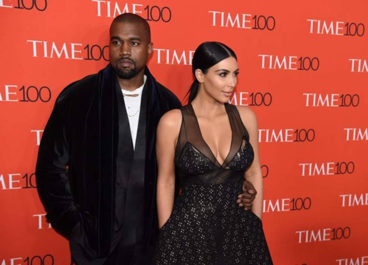 La pareja de la noche Kanye West con Kim Kardashian.