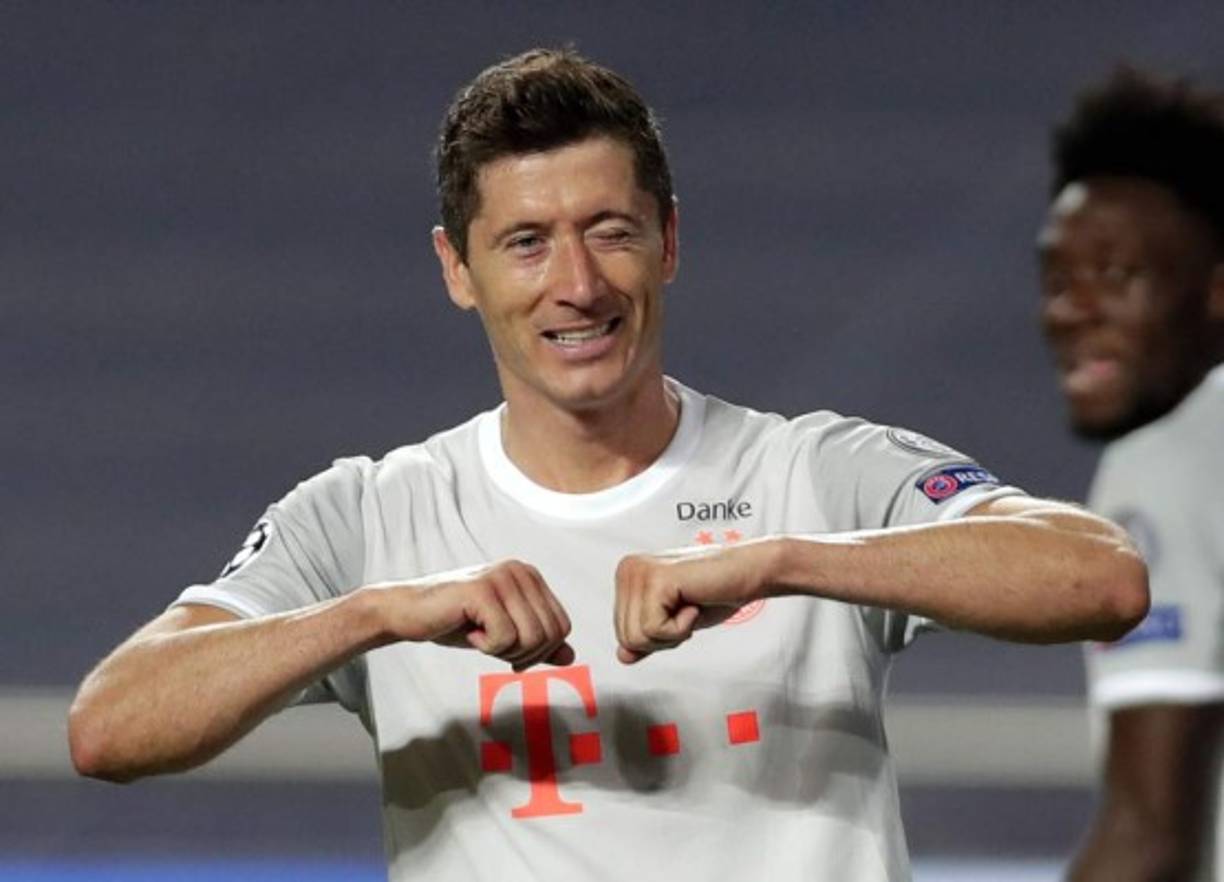 Lewandowski festejando su gol contra el Barcelona.