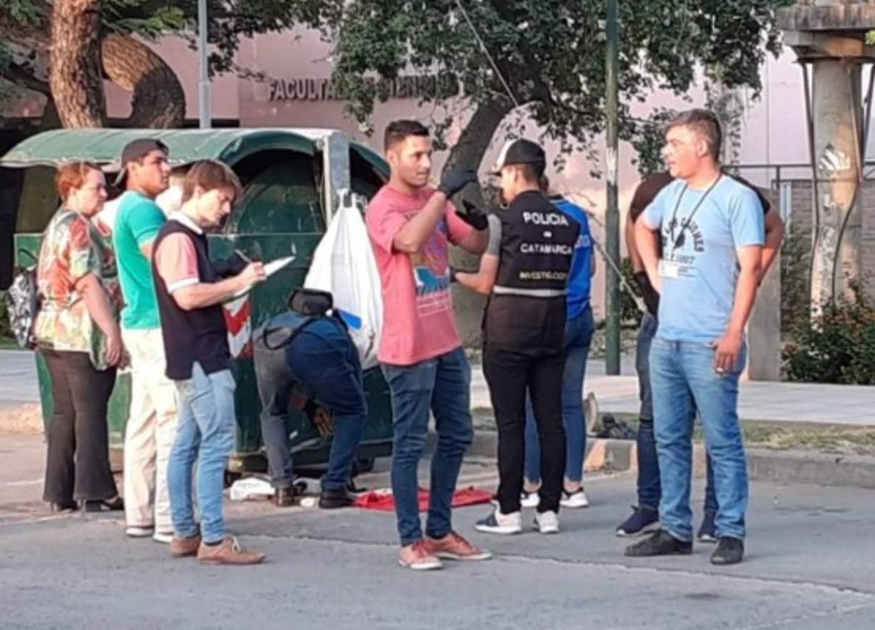 Sin embargo, los resultados preliminares de la autopsia, que se realizó en la madrugada de este lunes, darían por desestimada esa versión. La autopsia reveló también que la joven no estaba embarazada y que las quemaduras que presentaba en gran parte de su cuerpo fueron producidas después de su muerte.