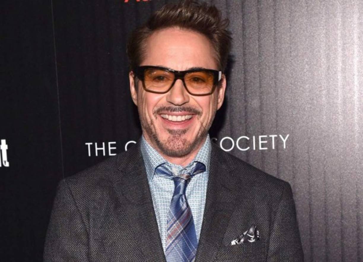 3. Robert Downey Jr. $20 millones de dólares<br/><br/>El actor que por más de una década dio vida a Iron Man se convertirá ahora en el Doctor Dolittle para la cinta 'The Voyage of Doctor Dolittle', basado en la novela del mismo nombre, escrita por Gaghan y Thomas Sheperd.<br/><br/>La película es producida por Universal Pictures.