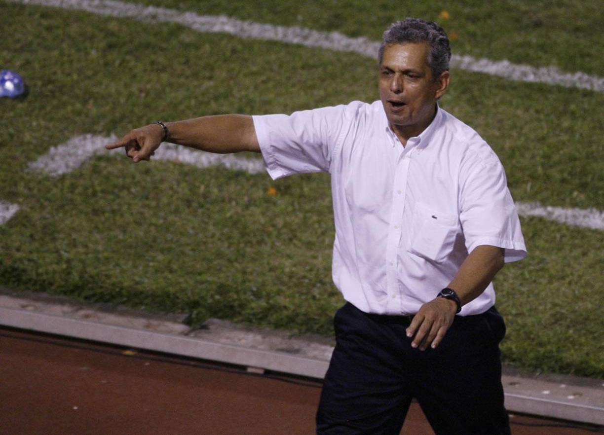 Un entrenador TOP - Rueda fue escogido como el noveno mejor entrenador del mundo por la Federación Internacional de Historia y Estadística de Fútbol (IFFHS) en el 2010.