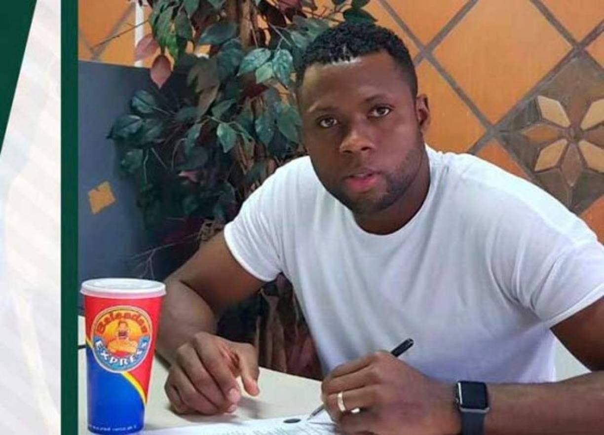 Yustin Arboleda: El Marathón anunció que renovó hasta diciembre del 2019 a su delantero colombiano . El goleador de los verdes ha sido pretendido por clubes como Motagua, Real España y Olimpia.