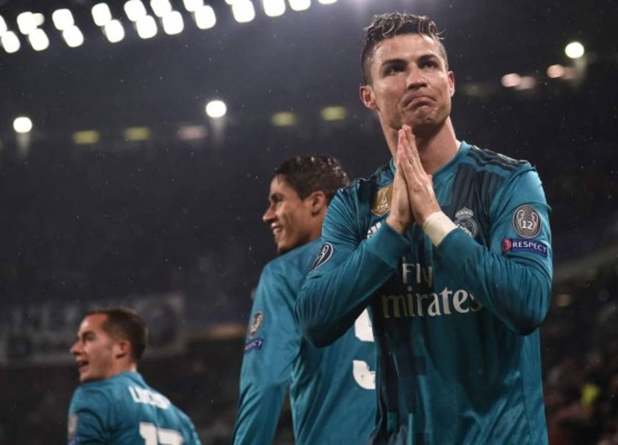 Al ver que los aficionados de la Juve le aplaudieron, el delantero luso le pidió perón a los seguidores del equipo italiano.