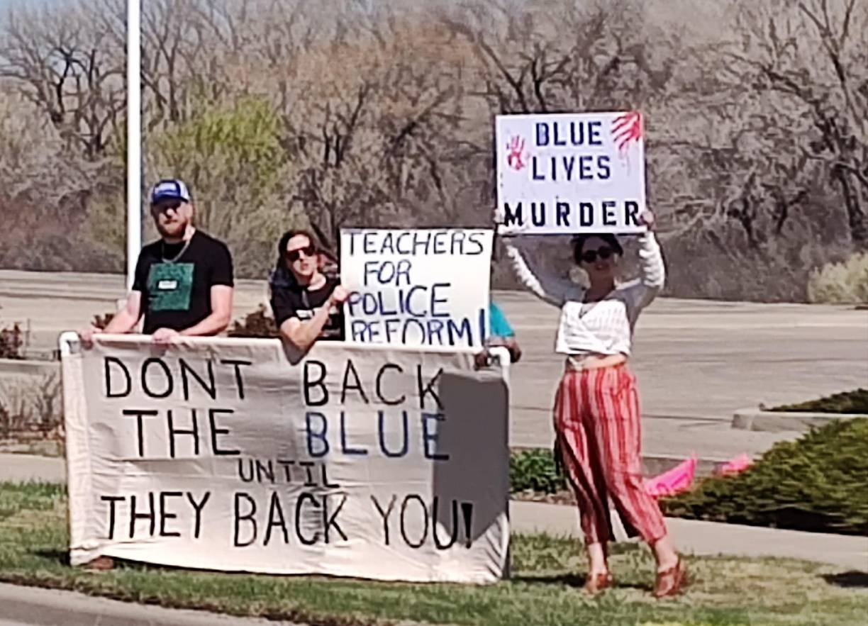 El caso se produce en medio de un ajuste de cuentas en curso en todo el país sobre el uso de la fuerza por parte de los agentes del orden. Algunas de protestas en las que se exigía justicia.