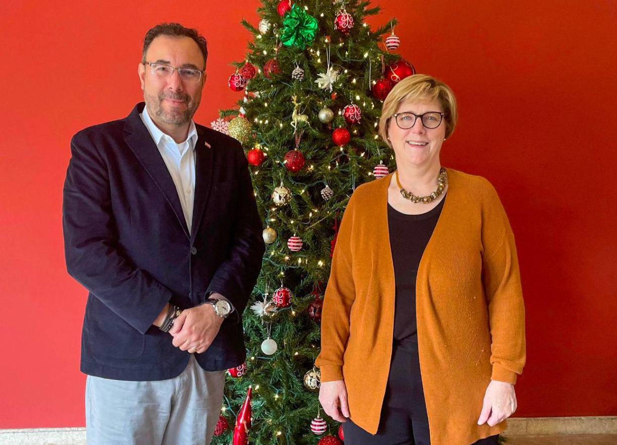 Entre ellos destacan <b>Salvador Nasralla</b> y <b>Luis Zelaya</b> del Partido Liberal, <b>Nasry Asfura</b> y <b>Jorge Zelaya</b> del Partido Nacional, además de <b>Rixi Moncada</b> y <b>Aníbal Cálix</b> del Partido Salvador de Honduras. 