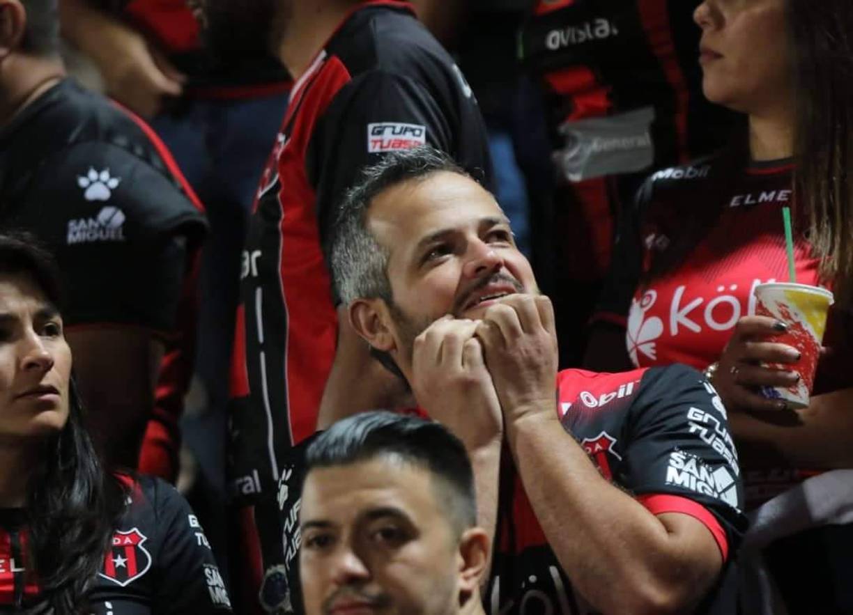 ¡Olimpia no estuvo solo en Costa Rica! El ambientazo que se vivió en la final de vuelta de Liga Concacaf en el estadio de Alajuelense