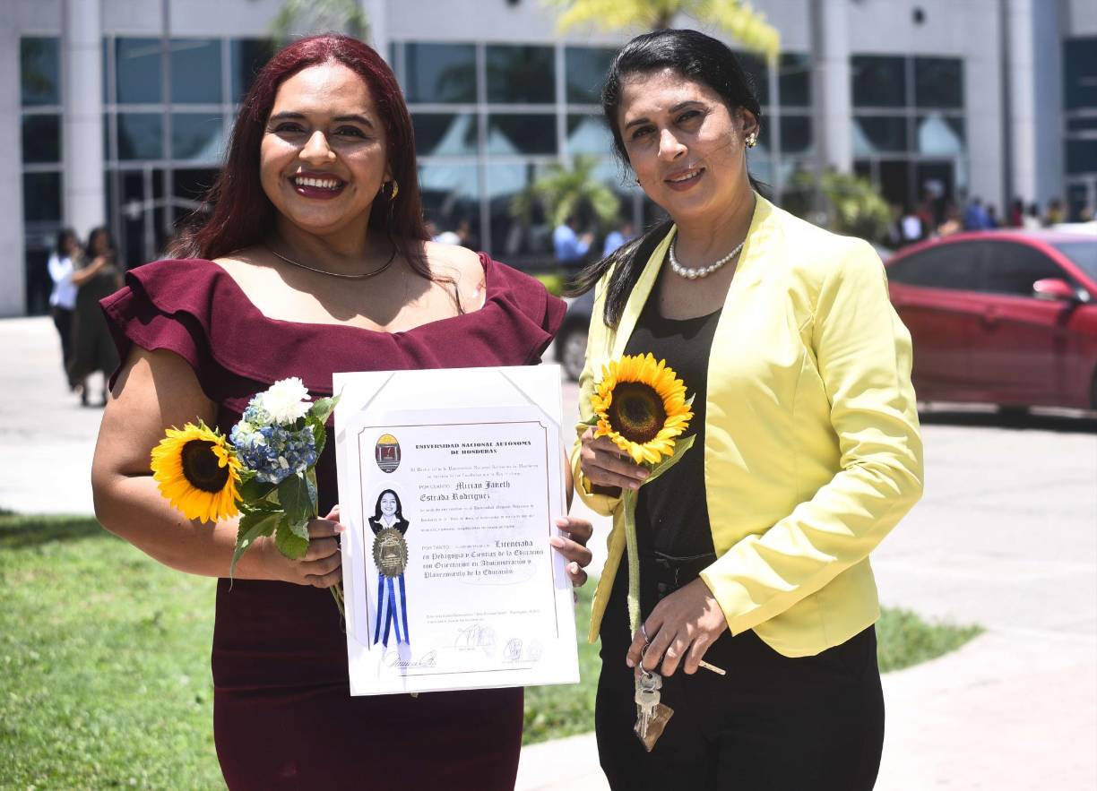 Miriam Estrada y Jissel Rivera