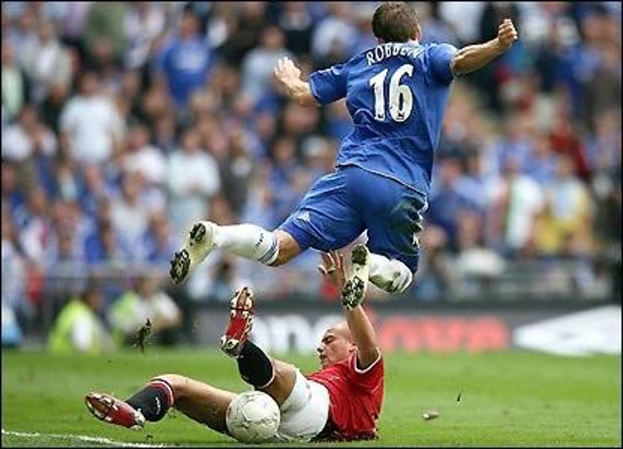 Ferguson hasta llegó a nombrarlo capitán del United en algunos encuentros. Brown era uno de los más respetados por la afición por su entrega y compromiso sobre el campo.