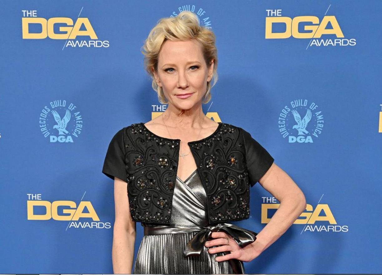 Después de su muerte, la madre de Heche inició una cruzada religiosa de por vida contra la homosexualidad y nunca aceptó la elección sexual de su hija. Razón por la cual Anne se mantiene distanciada de su madre que ahora tiene 85 años.