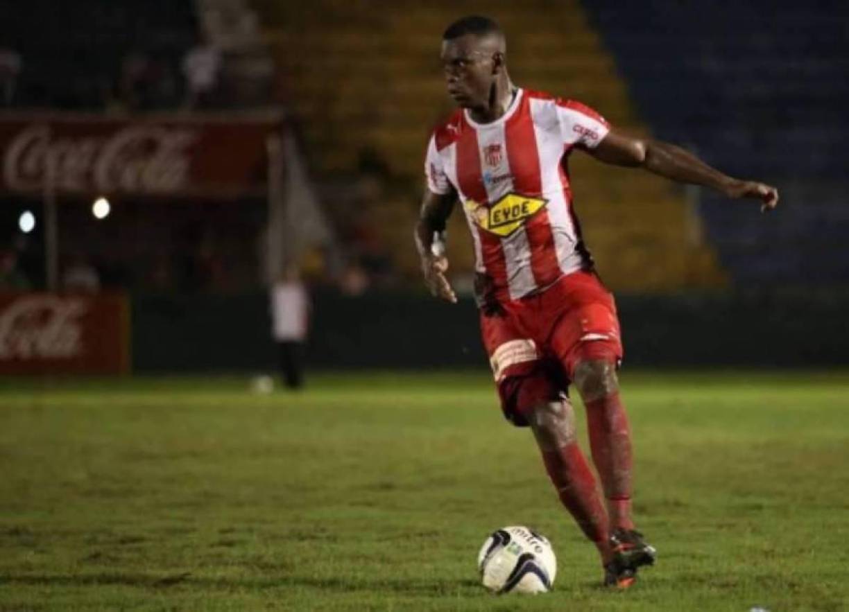 Erick Norales: Recio defensor de los mejores en su tiempo. Del 2002 al 2006 fue parte del CDS Vida, para luego ser adquirido por el Marathón. Fue mundialista juvenil y olímpico con la selección hondureña.