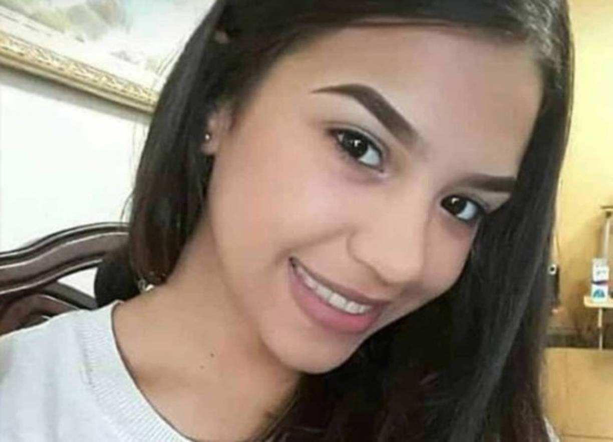 Ángela Aguirre (16) asistió al cumpleaños de un amigo en el Club Ítalo de Puerto Ordaz, desde donde ella y otras siete personas; zarparon en la lancha hacia la isla La Terecaya, donde desapareció.