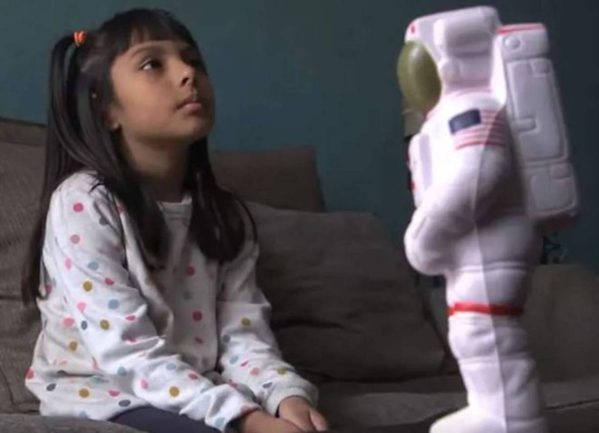 Su interés académico es estudiar Astrofísica en la Universidad de Arizona, pues su sueño es ser astronauta y pertenecer a la NASA.