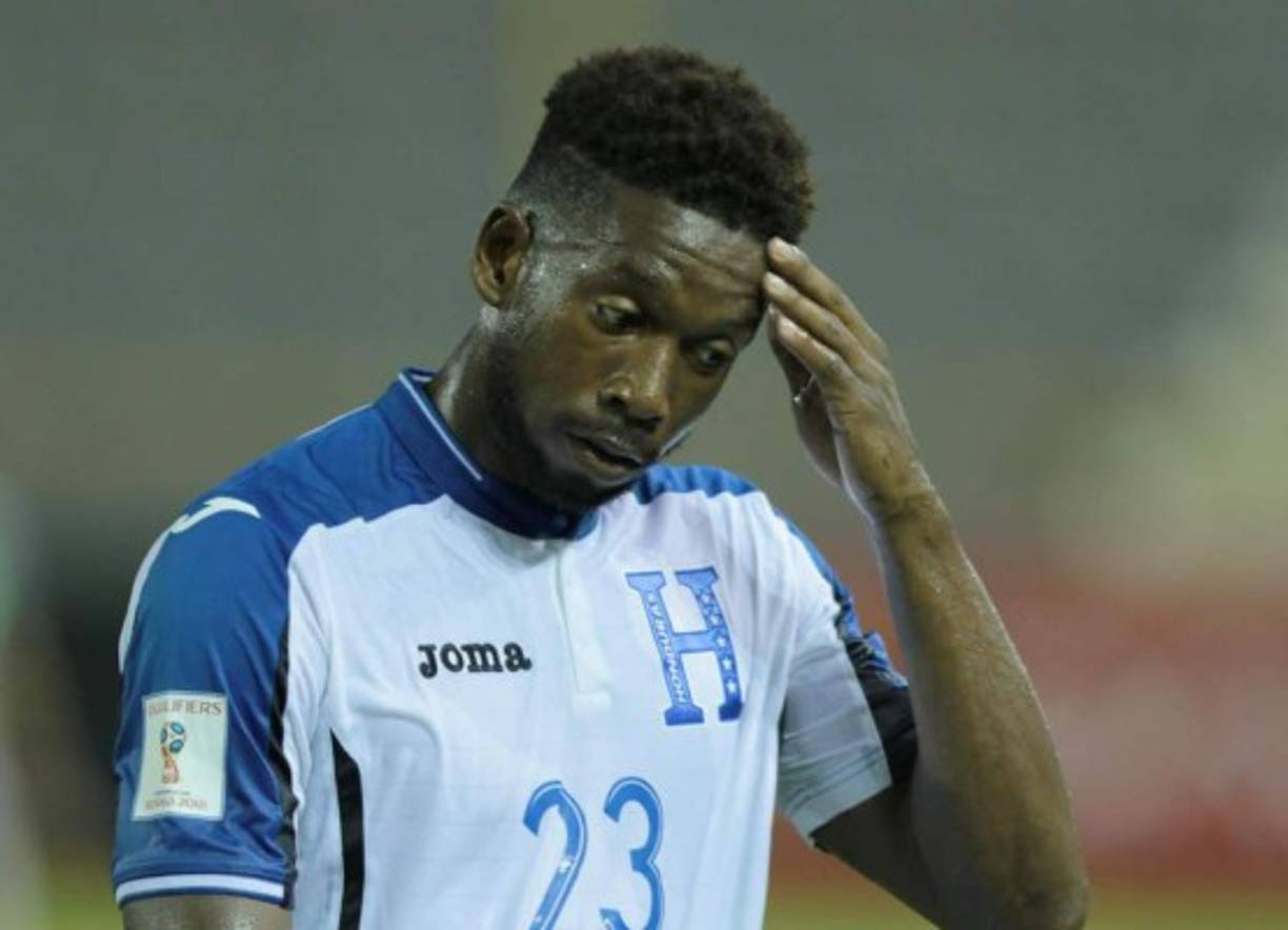 El central Johnny Palacios fue incluído como uno de los refuerzos mayor de 23 años de edad para estar en Río de Janeiro. El zaguero en estos momentos sigue sin renovar con Olimpia ya que cuenta con ofertas del exterior.